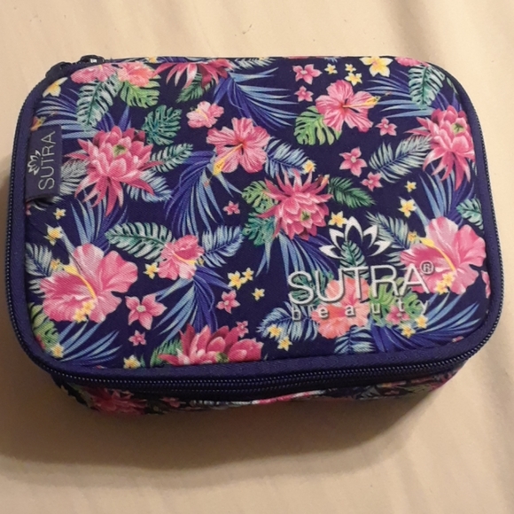 Sutra Travel Size Blow Dryer - Picture 4 of 5